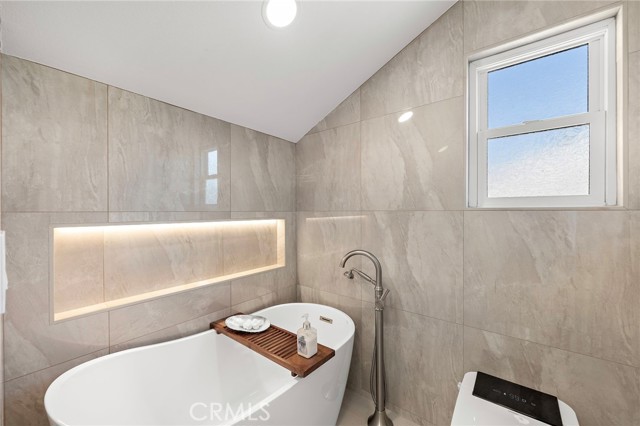 24641 Paige Circle, Laguna Hills CA: https://media.crmls.org/medias/84d928a5-d72a-4289-b53e-06942a554f9d.jpg
