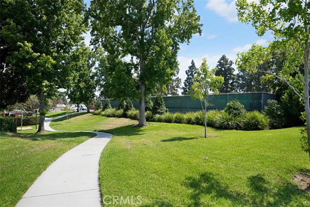 17 Silver Crescent, Irvine CA: https://media.crmls.org/medias/84d9da57-9f4b-43f1-946a-16972626dd4f.jpg