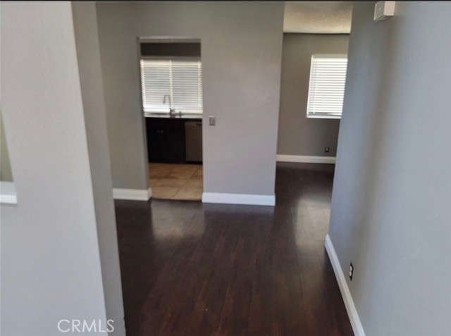 Detail Gallery Image 5 of 19 For 7598 Honeysuckle, Fontana,  CA 92336 - 3 Beds | 2/1 Baths