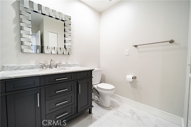 1310 E Ocean Boulevard, Long Beach CA: https://media.crmls.org/medias/84da2aaf-e61a-49f5-8f43-8bb276357122.jpg