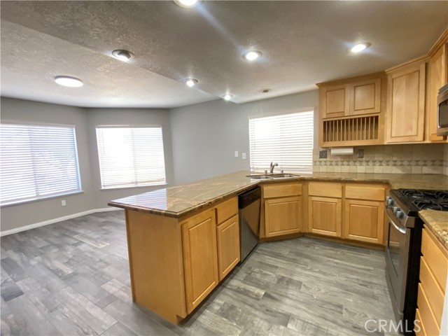 Detail Gallery Image 7 of 25 For 15449 Canyonstone Dr, Moreno Valley,  CA 92551 - 3 Beds | 2/1 Baths