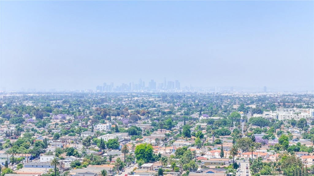 https://media.crmls.org/medias/84da45f7-00b4-4ba0-89d0-fc1447856810.jpg?preset=X-Large