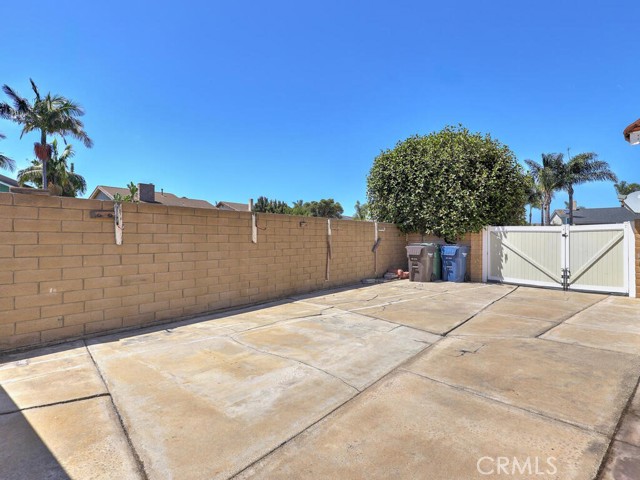 Detail Gallery Image 47 of 54 For 18022 Dellglen Cir, Huntington Beach,  CA 92647 - 4 Beds | 3 Baths