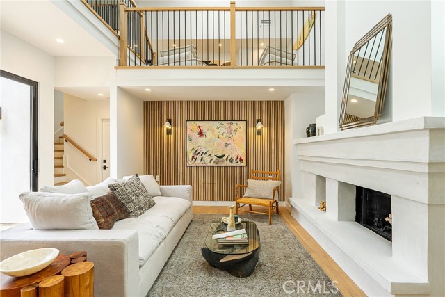 223 Orchid Avenue, Corona del Mar CA: https://media.crmls.org/medias/84dbc785-f020-460c-a4a4-69089390e37f.jpg