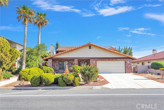 Detail Gallery Image 1 of 46 For 14053 Driftwood Dr, Victorville,  CA 92395 - 3 Beds | 2/1 Baths