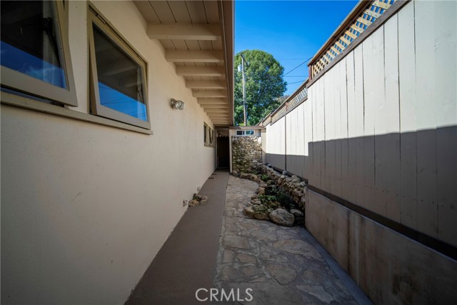 464 LOCUST, Laguna Beach CA: https://media.crmls.org/medias/84dbda8f-f94d-417f-a993-dbdd49ce2bba.jpg