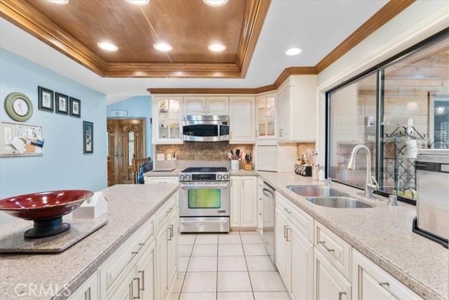 2587 Eagle Circle, Corona CA: https://media.crmls.org/medias/84dbdf19-9d62-4c8e-920f-16c7a7633c1a.jpg