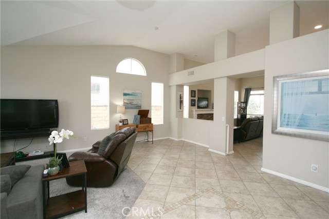 Detail Gallery Image 7 of 19 For 15344 Regatta Way, Lake Elsinore,  CA 92530 - 4 Beds | 2 Baths