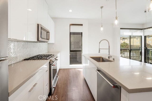 4201 Pennsylvania Avenue, La Crescenta CA: https://media.crmls.org/medias/84dcf893-53b8-41d8-ad6d-d074625efa42.jpg
