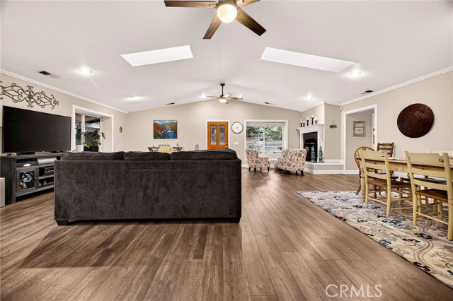 Detail Gallery Image 13 of 57 For 1636 Oak Park Avenue, Chico,  CA 95928 - 3 Beds | 3 Baths