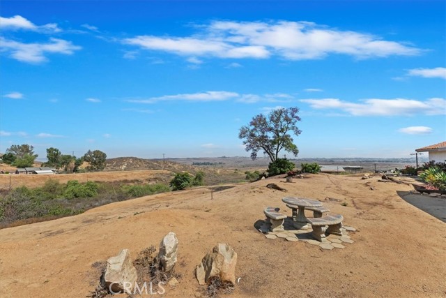 20061 Lounsberry Road, Perris CA: https://media.crmls.org/medias/84de6bed-5b2e-4f28-b865-285d83ceb0ab.jpg