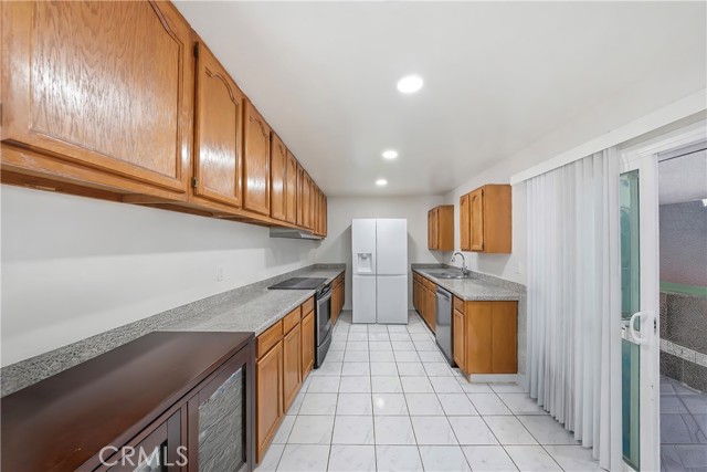 Detail Gallery Image 17 of 21 For 7851 Cypress, Huntington Beach,  CA 92647 - – Beds | – Baths