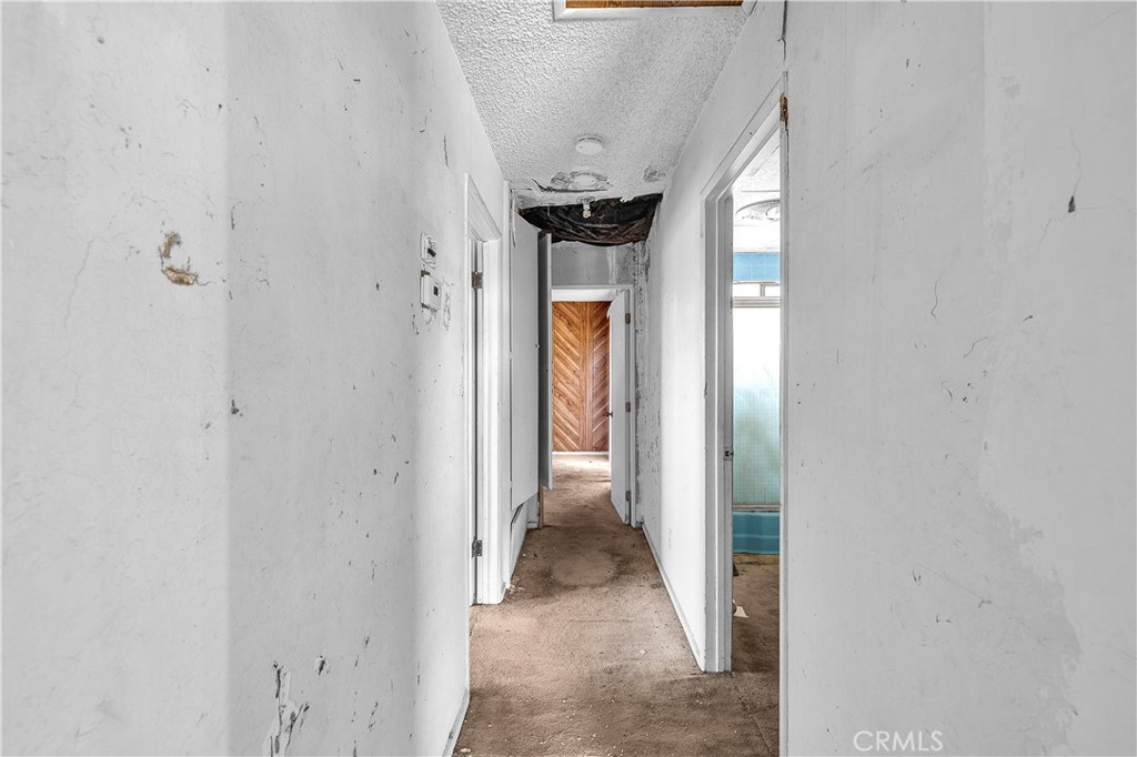 https://media.crmls.org/medias/84df5409-1dee-4abd-8cf0-aa07a0c39f73.jpg?preset=X-Large
