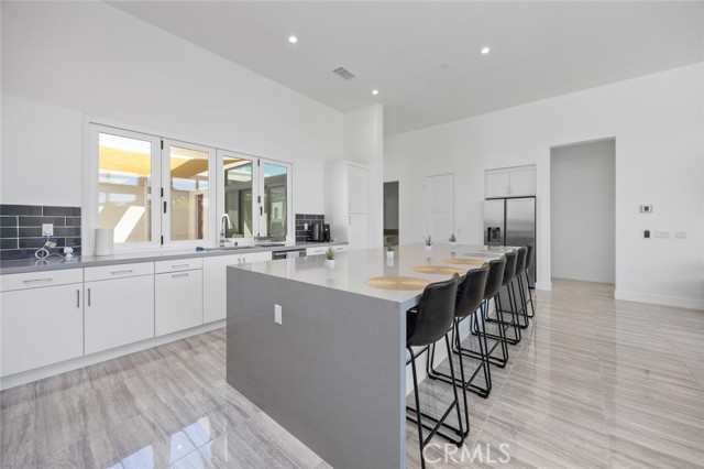 825 Fountain Drive, Palm Springs CA: https://media.crmls.org/medias/84dfbb04-1adc-4cee-9593-dfd05dacdb65.jpg