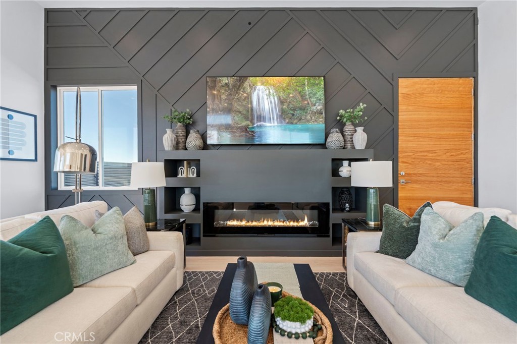 MLS #OC25274314 image #4