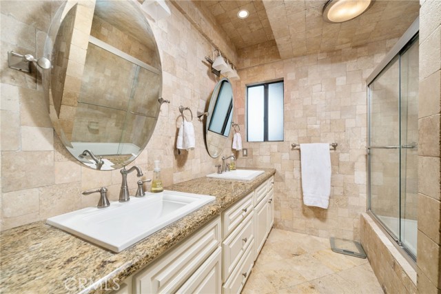 2120 Capuchin Way, Claremont CA: https://media.crmls.org/medias/84e01f0c-57e9-4ba1-8a59-621d5628be82.jpg