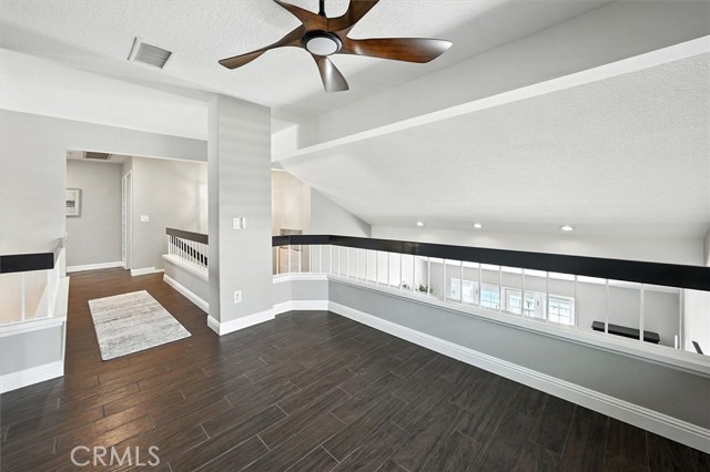 Detail Gallery Image 33 of 59 For 23456 Thornewood Dr, Newhall,  CA 91321 - 6 Beds | 4 Baths