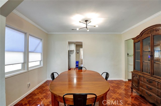 Detail Gallery Image 6 of 26 For 5864 Bonsallo Ave, Los Angeles,  CA 90044 - 4 Beds | 2 Baths