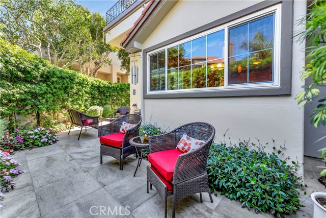 19362 Maidstone Lane, Huntington Beach CA: https://media.crmls.org/medias/84e2b497-8f46-4f48-b8ce-6542d39a81eb.jpg
