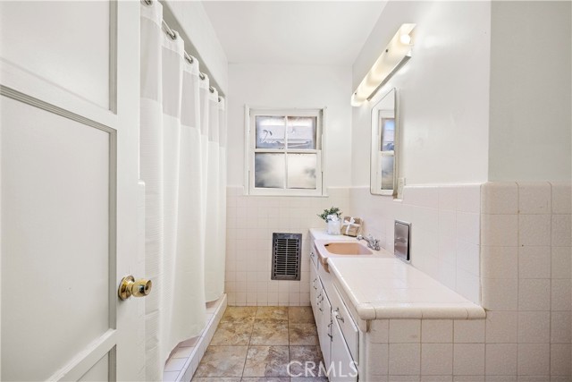 Detail Gallery Image 19 of 34 For 552 N Broadmoor Ave, West Covina,  CA 91790 - 4 Beds | 2 Baths