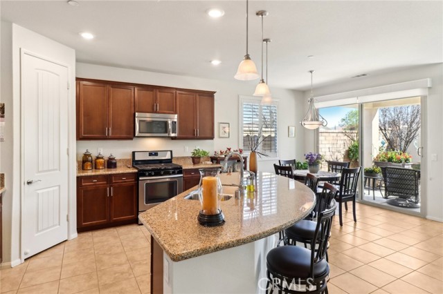 1340 Corte Alamonte, Hemet CA: https://media.crmls.org/medias/84e399b0-4500-4d18-836d-b38f276b75a5.jpg