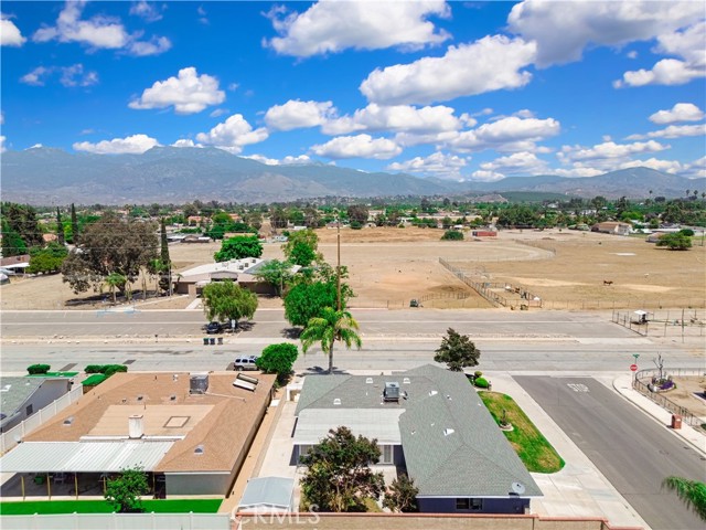 26363 Hemet Street, Hemet CA: https://media.crmls.org/medias/84e39dd1-085c-4b34-b35a-6015f56d237e.jpg