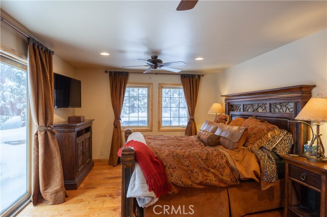 Detail Gallery Image 11 of 50 For 42028 Sky View, Big Bear Lake,  CA 92315 - 7 Beds | 5/1 Baths