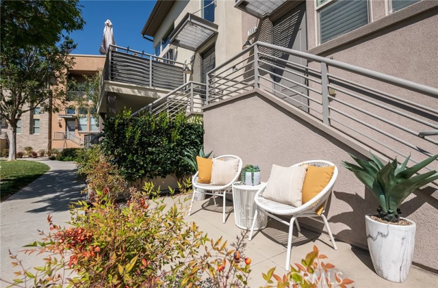 Detail Gallery Image 3 of 58 For 5341 Strand #105,  Hawthorne,  CA 90250 - 2 Beds | 2/1 Baths