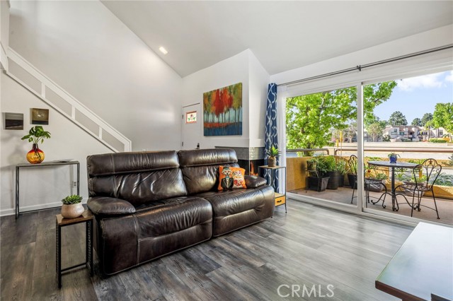 Detail Gallery Image 4 of 34 For 25712 Le Parc #20,  Lake Forest,  CA 92630 - 3 Beds | 2 Baths