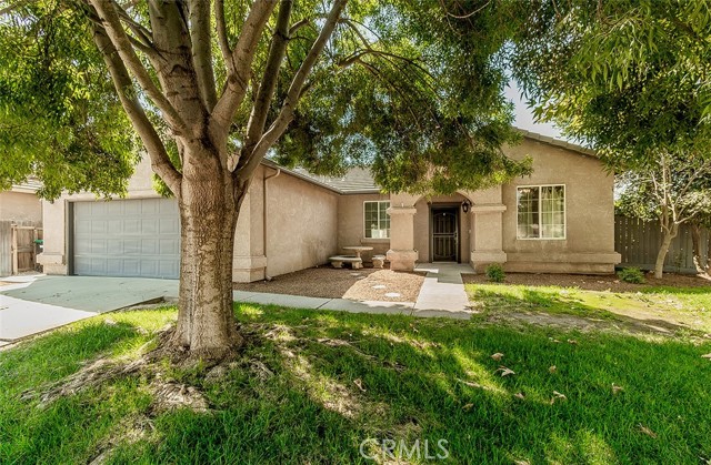 Detail Gallery Image 1 of 32 For 218 Palm Ct, Fowler,  CA 93625 - 4 Beds | 2/1 Baths