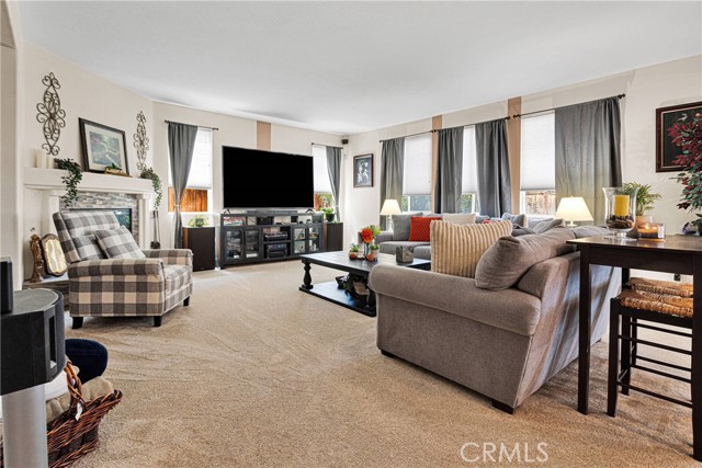 Detail Gallery Image 9 of 42 For 12282 Martinique St, Victorville,  CA 92392 - 4 Beds | 3 Baths