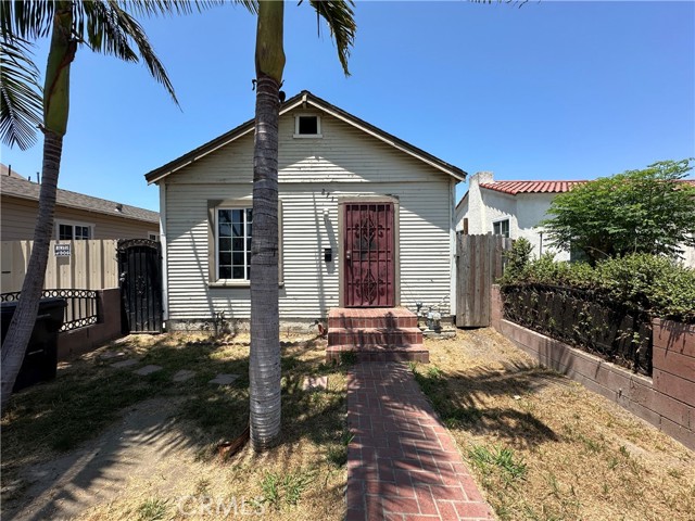 271 Louise Street, Long Beach, California 90805, 3 Bedrooms Bedrooms, ,1 BathroomBathrooms,Single Family Residence,For Sale,Louise,CV24139153