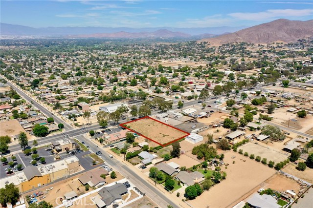 Detail Gallery Image 12 of 21 For 866 6th St, Norco,  CA 92860 - – Beds | – Baths