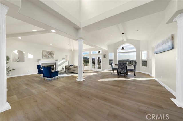 Detail Gallery Image 2 of 49 For 1522 Maxwell Ln, Vista,  CA 92084 - 3 Beds | 2/1 Baths