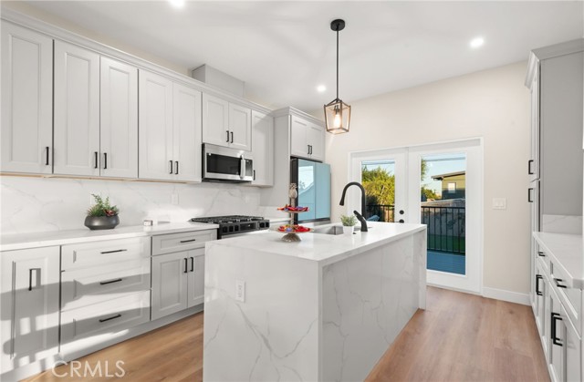 Detail Gallery Image 11 of 37 For 5414 Hillcrest, Los Angeles,  CA 90043 - 3 Beds | 2 Baths