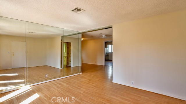 Detail Gallery Image 30 of 42 For 15841 Marlin Pl, Van Nuys,  CA 91406 - 2 Beds | 2 Baths