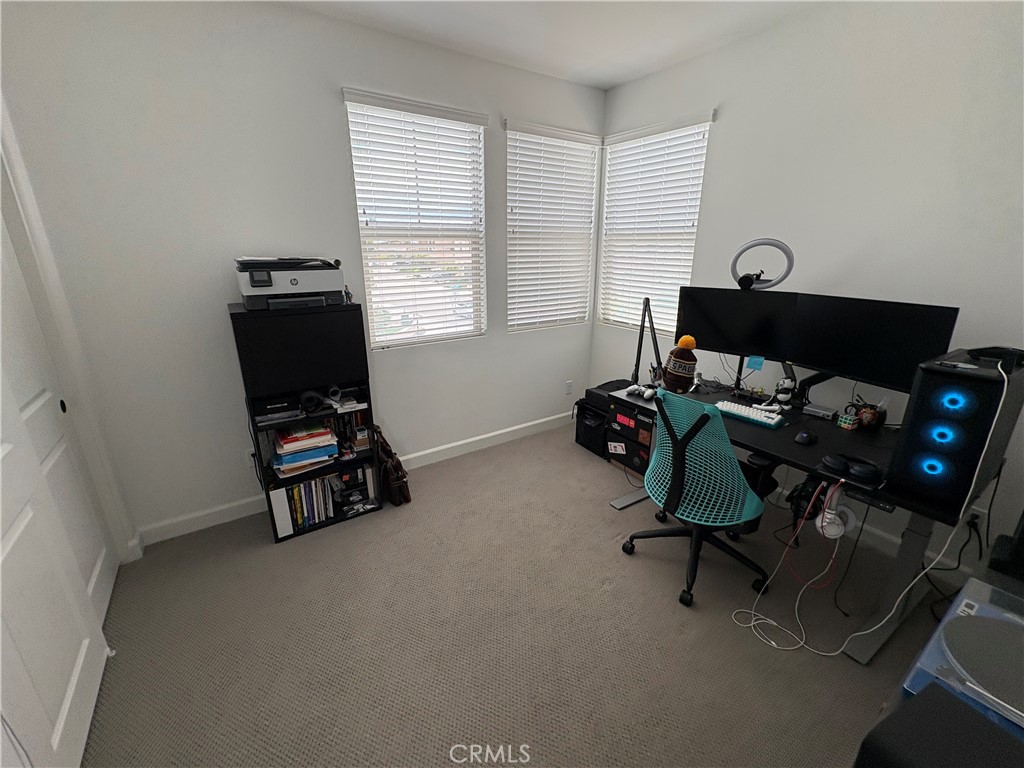 https://media.crmls.org/medias/84e7cffd-6e6c-4c9d-9fad-b2c90febf6a9.jpg?preset=X-Large