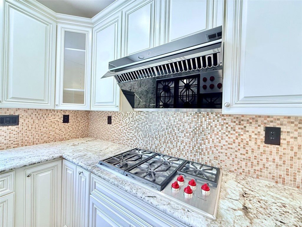 https://media.crmls.org/medias/84e89288-63c6-4861-8df3-72ea1d63cc83.jpg?preset=X-Large