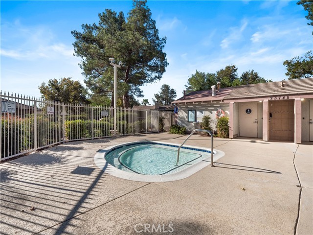 Detail Gallery Image 20 of 24 For 25995 Pueblo Dr, Valencia,  CA 91355 - 3 Beds | 2 Baths