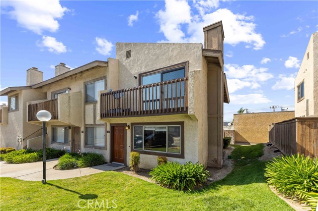 Detail Gallery Image 1 of 23 For 1251 S Meadow Ln #123,  Colton,  CA 92324 - 3 Beds | 2 Baths