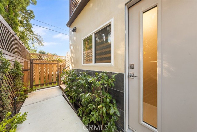 Detail Gallery Image 45 of 50 For 18748 Collins St, Tarzana,  CA 91356 - 4 Beds | 3 Baths