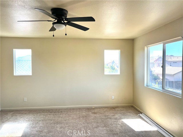 1343 Riverside Court, Merced CA: https://media.crmls.org/medias/84e905a6-c36a-41e9-9ca8-557b4babde9d.jpg