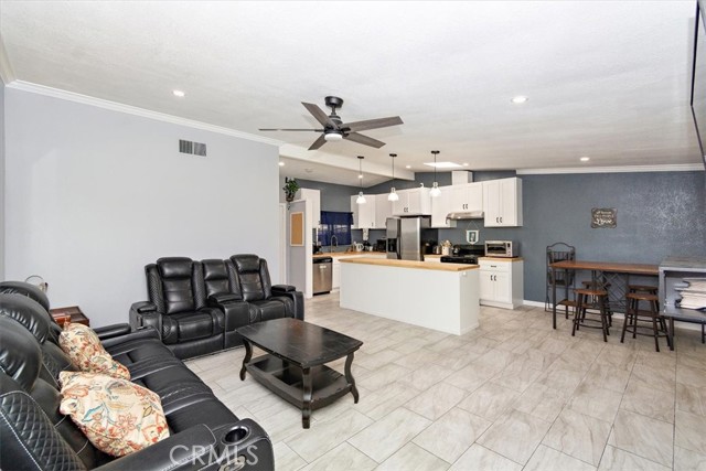 Detail Gallery Image 4 of 14 For 8197 Helena Ave, Riverside,  CA 92504 - 3 Beds | 2 Baths