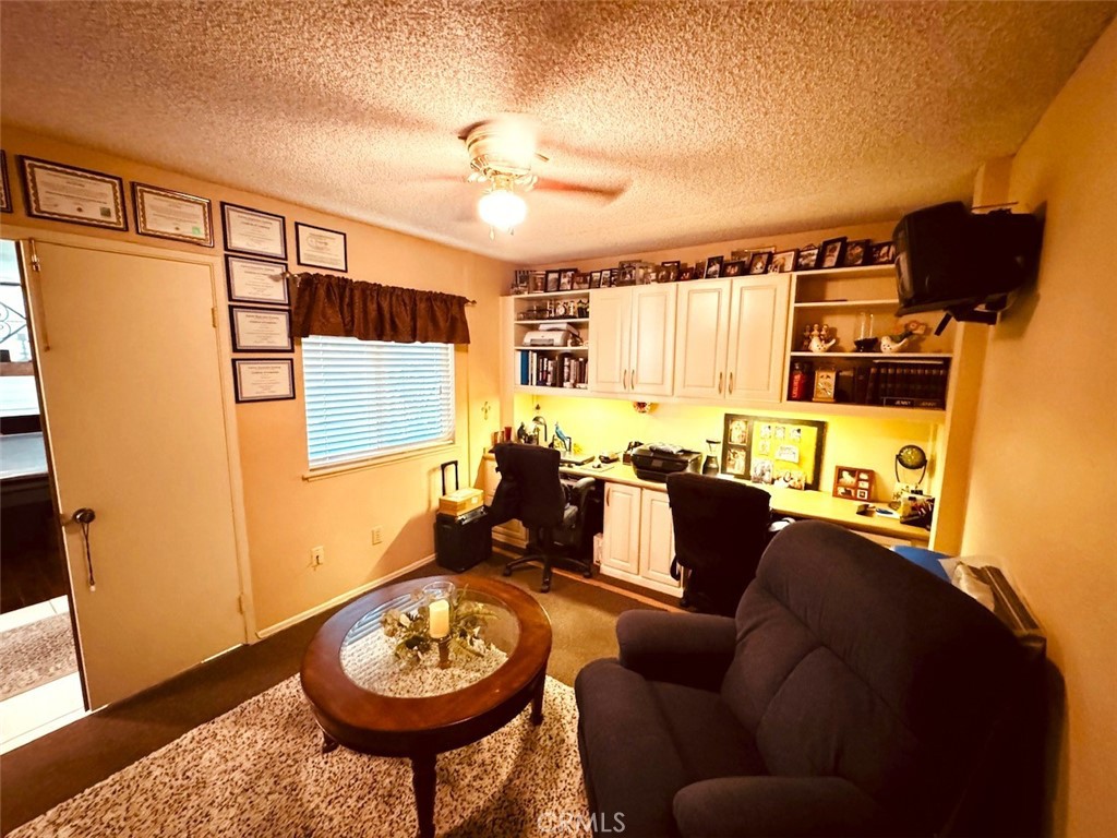 https://media.crmls.org/medias/84e96b58-5505-4ef4-9150-958b19c283f7.jpg?preset=X-Large
