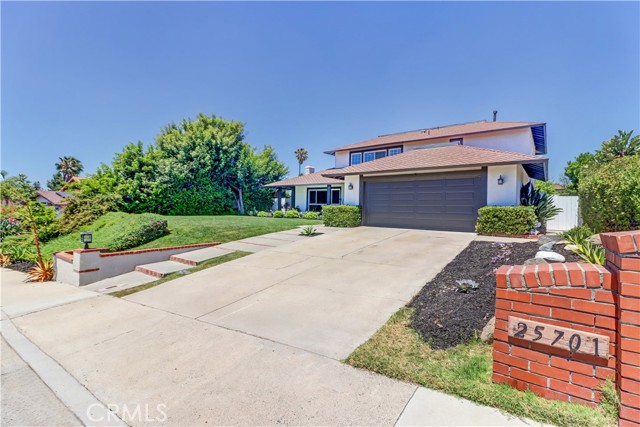 25701 Minoa Drive, Mission Viejo CA: https://media.crmls.org/medias/84e9f8cb-f850-4c1c-a974-5829c8dc5e44.jpg