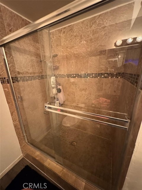 Detail Gallery Image 20 of 22 For 6045 Harding Ave, South Gate,  CA 90280 - 2 Beds | 2 Baths