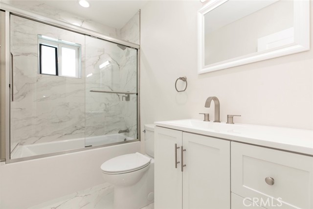 10446 Woodley Avenue, Granada Hills CA: https://media.crmls.org/medias/84eb5c93-679d-4525-9e9c-94f2ba0d826d.jpg