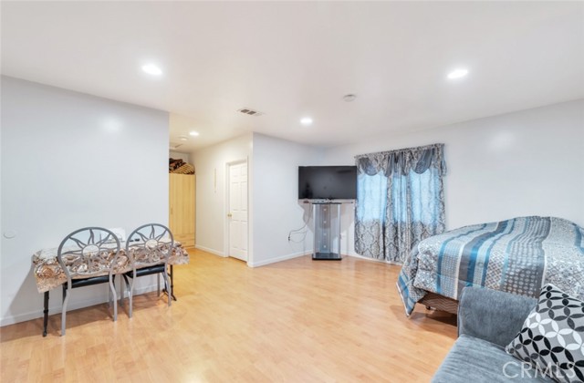 16908 Los Alimos Street, Granada Hills CA: https://media.crmls.org/medias/84eb8209-5520-4e13-83b6-3d99a1eee106.jpg