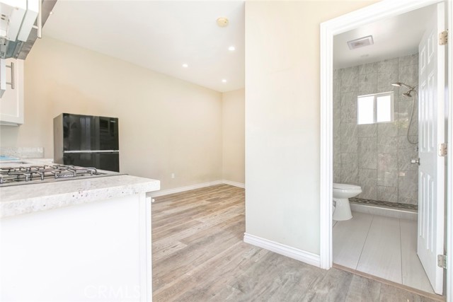 11024 Peoria Street, Sun Valley CA: https://media.crmls.org/medias/84eb90b6-6be7-4b1e-9cd8-218cb9a0f428.jpg