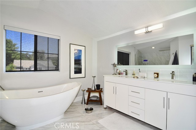 24574 Overland, West Hills CA: https://media.crmls.org/medias/84ec049b-e029-4039-875b-4ff3b158fe3d.jpg